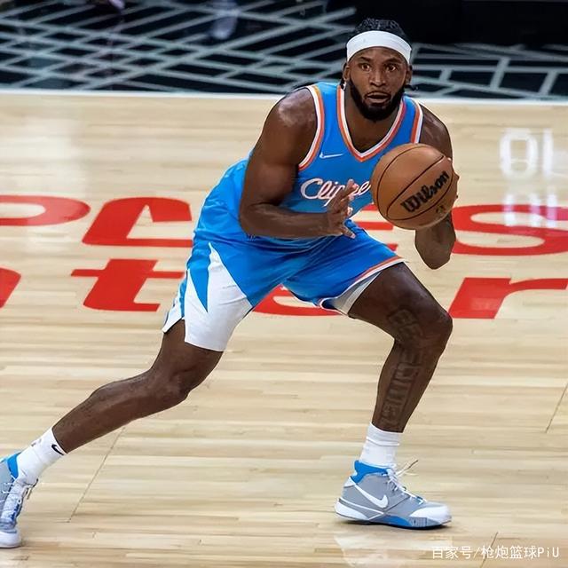 包含拉力赛赛场再起风云：岭东鲨队队读秒绝平江南独角兽队，新援首秀制胜黑马成最大惊喜的词条APP下载