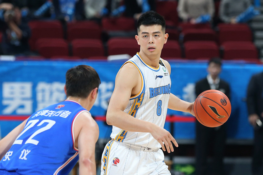 里程碑夜！国际米兰复出首秀；CBA常规赛加时末段刷纪录；压力陡增；年轻球员得到机会的简单介绍